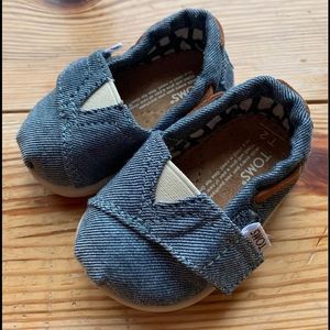 Tiny Toms Size 2